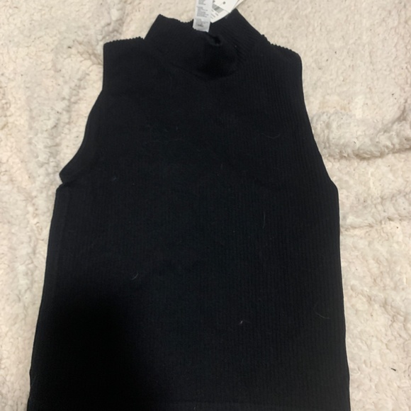 Tops - Picture 2 of 3